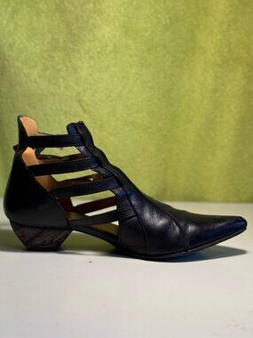 Fluevog Truth Bekkie - Black, s. 9
